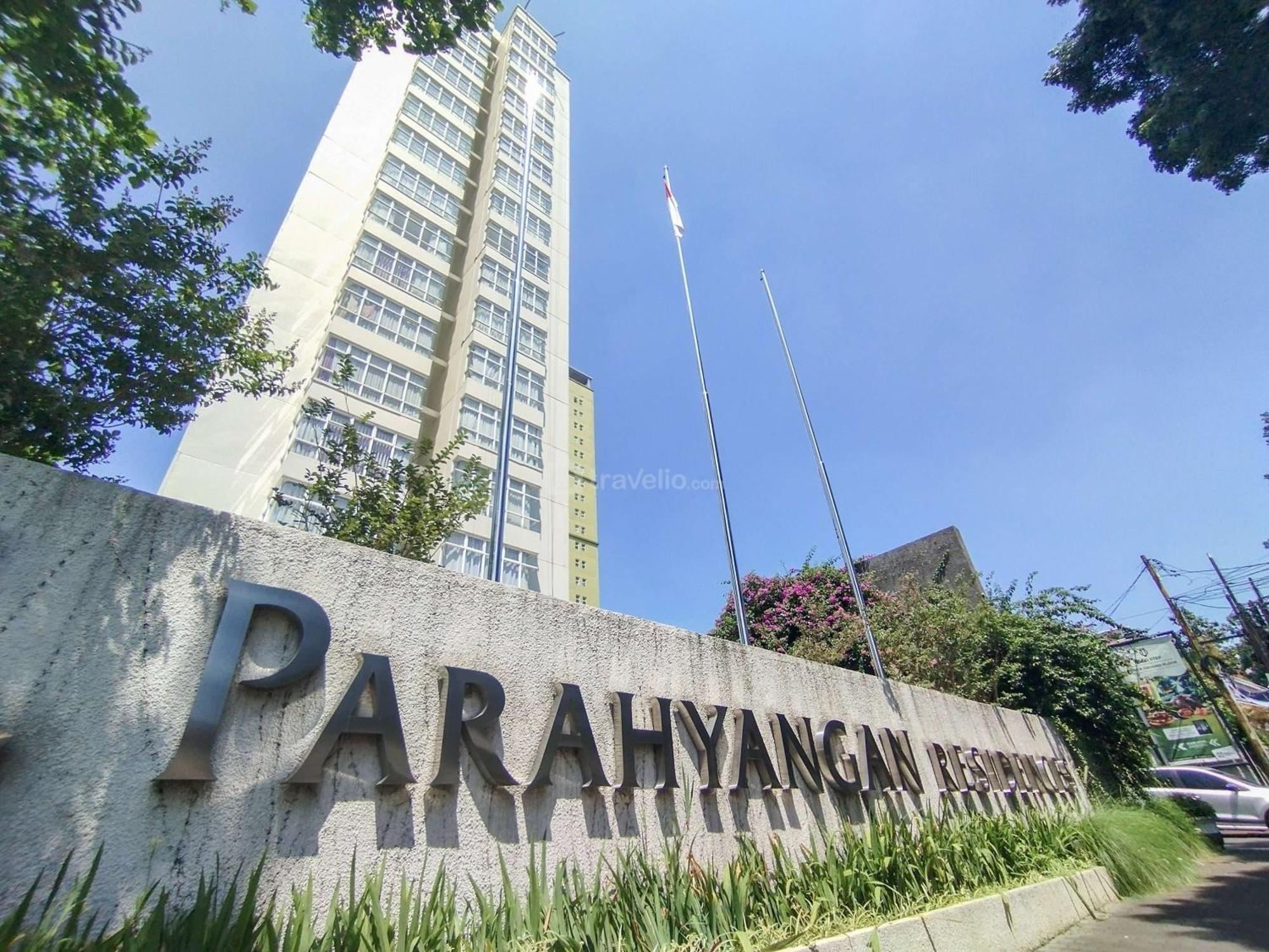 View 2br At Parahyangan By Travelio